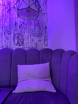 AbyThompson online show from 10/24/25, 01:21