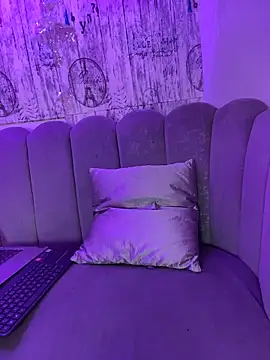 AbyThompson online show from 11/17/25, 02:21