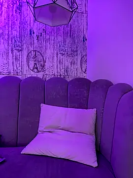 AbyThompson online show from 10/27/25, 07:15