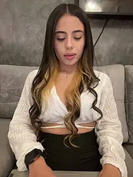 Snapshot of AbyThompson chatting on 03/15/25, 04:13 AbyThompson online show from 03/15/25, 04:13