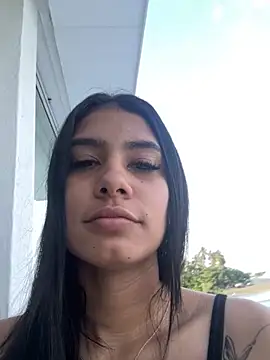 Snapshot of LaurenRodriiguez chatting on 11/17/25, 12:09 LaurenRodriiguez online show from 11/17/25, 12:09