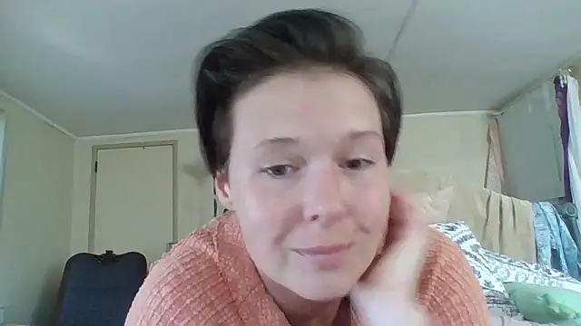 Snapshot of KatieBARBiE98 chatting on 09/09/25, 08:18 KatieBARBiE98 online show from 09/09/25, 08:18