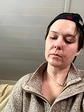 KatieBARBiE98 online show from 12/14/25, 08:36