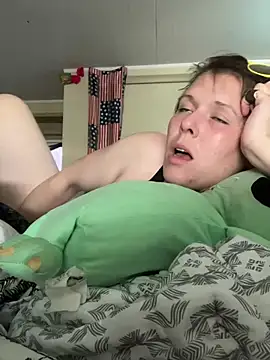 KatieBARBiE98 online show from 06/05/26, 10:43