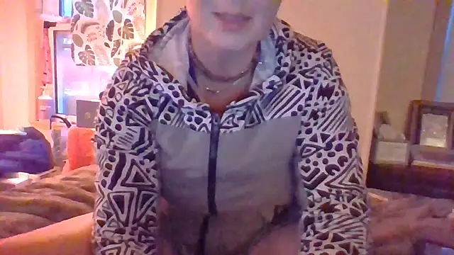Snapshot of KatieBARBiE98 chatting on 12/16/24, 09:41 KatieBARBiE98 online show from 12/16/24, 09:41