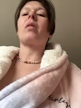 KatieBARBiE98 online show from 03/25/26, 03:44