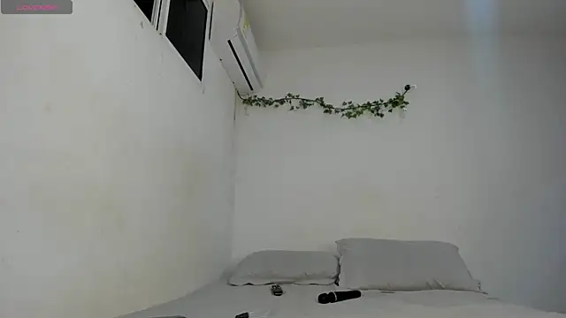 ashley lemus online show from 05/02/26, 01:33