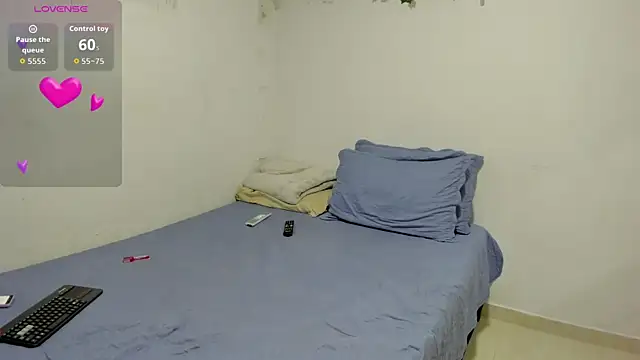 ashley lemus online show from 11/02/25, 04:06