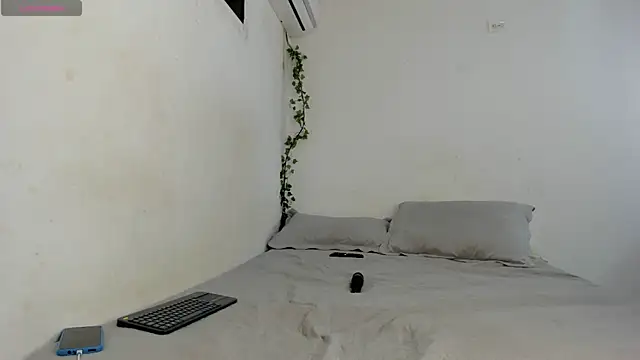 ashley lemus online show from 05/06/26, 02:37