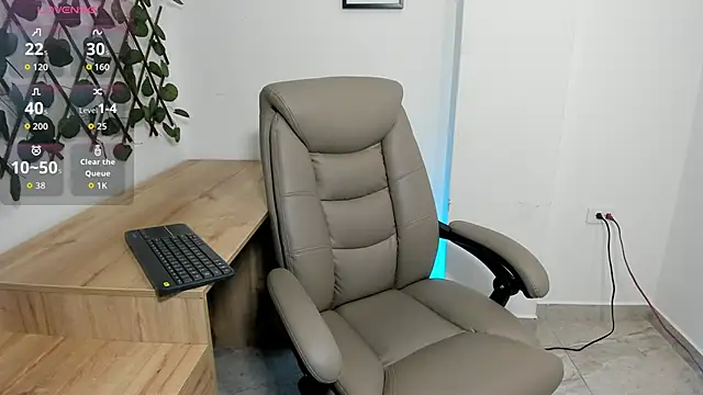 Snapshot of Madeleine__w chatting on 03/06/26, 12:05 Madeleine w online show from 03/06/26, 12:05