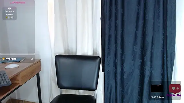 Madeleine  w online show from 02/12/25, 08:07