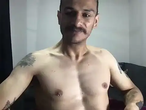 Snapshot of HorrorotikA chatting on 04/05/26, 05:47 HorrorotikA online show from 04/05/26, 05:47