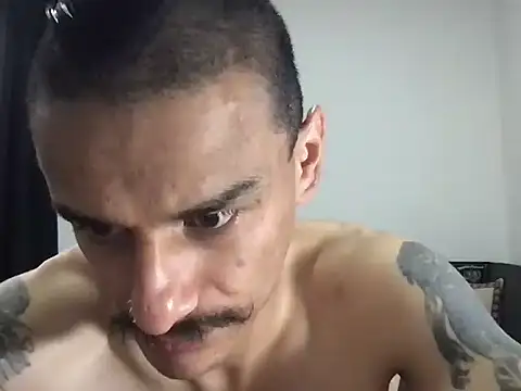 Snapshot of HorrorotikA chatting on 04/05/26, 08:59 HorrorotikA online show from 04/05/26, 08:59