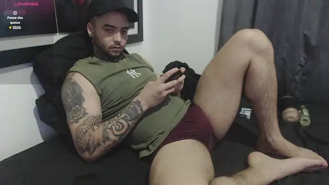 Snapshot of maxi_rogger18 chatting on 01/19/25, 01:53 maxi rogger18 online show from 01/19/25, 01:53