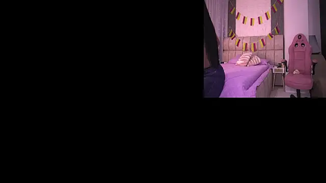 Godess Scarlett77 online show from 06/19/26, 03:12
