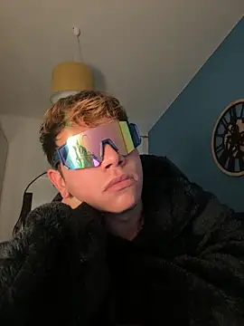 calleaaaa online show from 11/21/25, 08:57