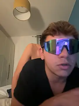 calleaaaa online show from 11/18/25, 10:24