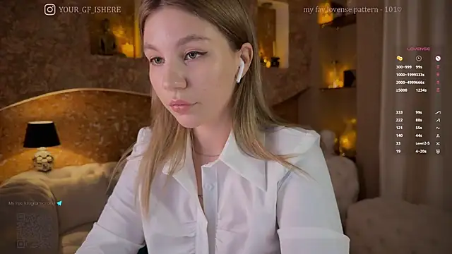 Snapshot of somejgirl chatting on 10/04/25, 01:56 somejgirl online show from 10/04/25, 01:56