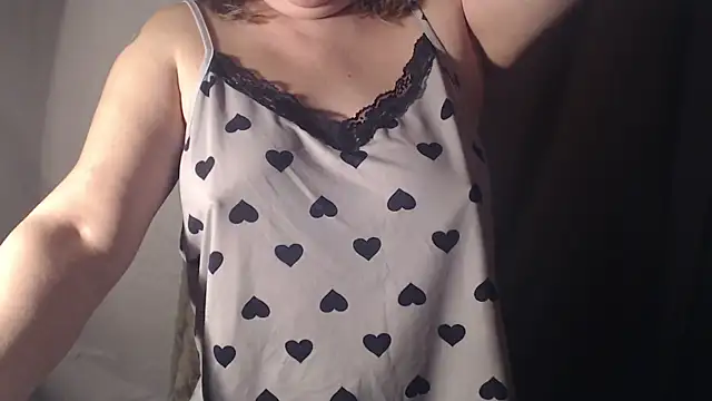 Snapshot of 1BECHA1 chatting on 12/22/25, 02:22 1BECHA1 online show from 12/22/25, 02:22