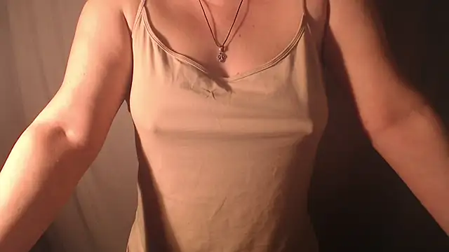 Snapshot of 1BECHA1 chatting on 01/13/26, 01:20 1BECHA1 online show from 01/13/26, 01:20