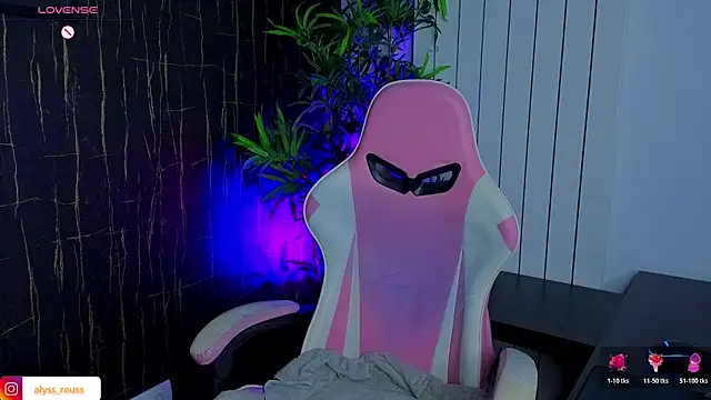 AlyseReuse online show from 11/13/25, 07:29