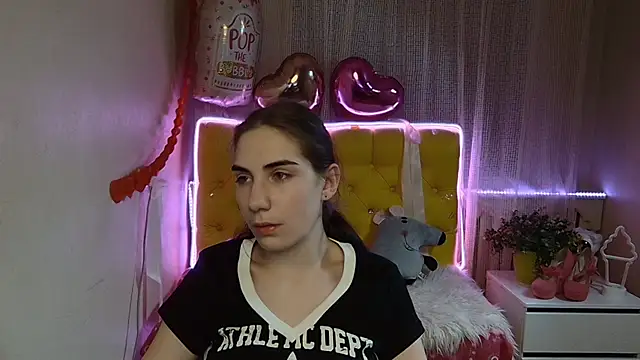 Snapshot of NikaStark_ chatting on 03/09/25, 01:14 NikaStark online show from 03/09/25, 01:14