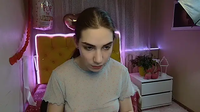 Snapshot of NikaStark_ chatting on 03/04/25, 07:32 NikaStark online show from 03/04/25, 07:32