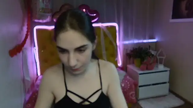 Snapshot of NikaStark_ chatting on 03/11/25, 07:36 NikaStark online show from 03/11/25, 07:36