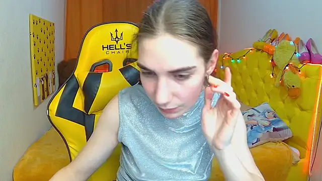 Snapshot of NikaStark_ chatting on 02/25/25, 07:38 NikaStark online show from 02/25/25, 07:38