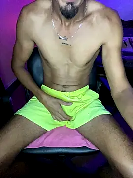 Snapshot of IMD01 chatting on 09/29/25, 11:27 IMD01 online show from 09/29/25, 11:27