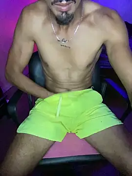 Snapshot of IMD01 chatting on 09/30/25, 04:51 IMD01 online show from 09/30/25, 04:51