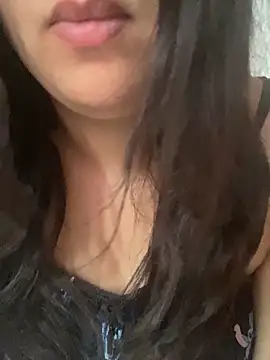 yassminsexy22 online show from 10/26/25, 12:05