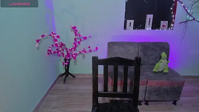 CamilaHarperr  online show from 12/04/25, 10:36