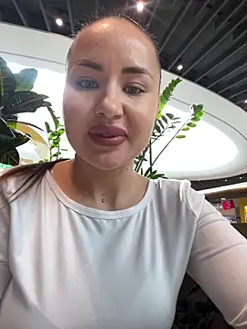 Snapshot of beautydiamond chatting on 02/27/26, 09:42 beautydiamond online show from 02/27/26, 09:42