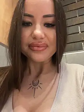 Snapshot of beautydiamond chatting on 02/07/26, 09:06 beautydiamond online show from 02/07/26, 09:06