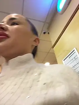 Snapshot of beautydiamond chatting on 03/02/26, 09:27 beautydiamond online show from 03/02/26, 09:27