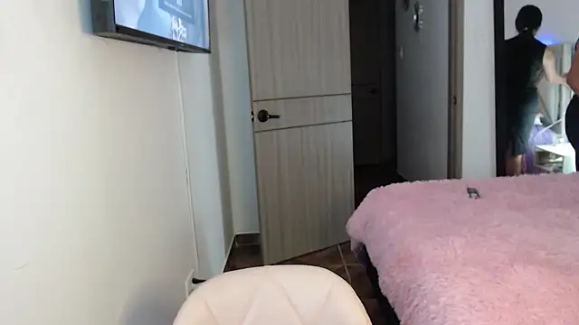 SophiaJoliebm online show from 04/15/26, 03:45