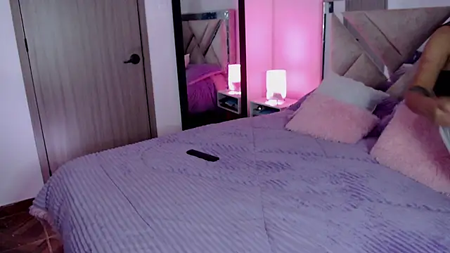 Snapshot of SophiaJoliebm chatting on 02/07/26, 04:20 SophiaJoliebm online show from 02/07/26, 04:20