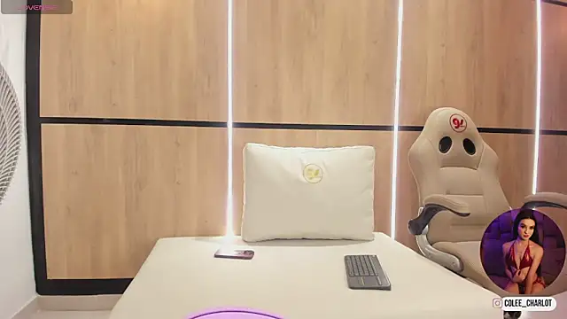 charlotte colee online show from 12/05/25, 11:20