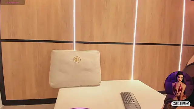 charlotte colee online show from 11/28/25, 11:43