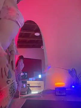 sweeet peach online show from 06/18/26, 05:39