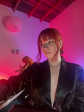 Snapshot of sweeet_peach chatting on 03/22/26, 02:37 sweeet peach online show from 03/22/26, 02:37