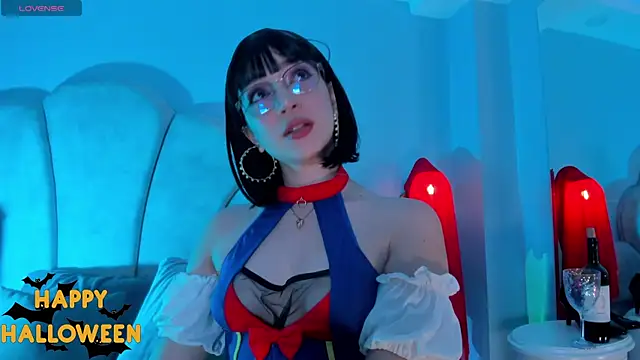 sweeet peach online show from 10/31/25, 11:00