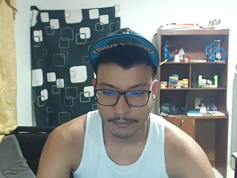 Snapshot of CharlesLeeRay chatting on 10/17/25, 02:59 CharlesLeeRay online show from 10/17/25, 02:59