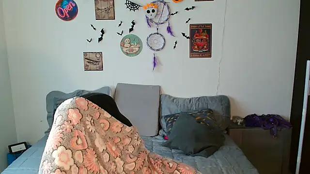 catalinamommyx online show from 10/31/25, 09:22