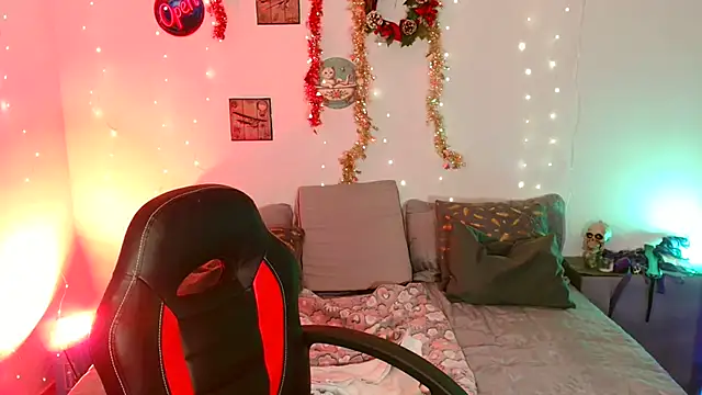 catalinamommyx online show from 12/15/25, 01:55