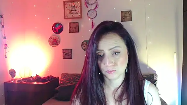 Snapshot of catalinamommyx chatting on 06/11/26, 12:32 catalinamommyx online show from 06/11/26, 12:32
