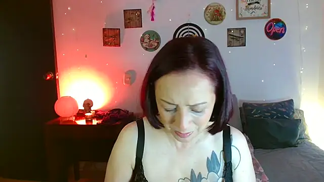 Snapshot of catalinamommyx chatting on 07/12/26, 01:50 catalinamommyx online show from 07/12/26, 01:50
