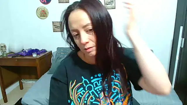 Snapshot of catalinamommyx chatting on 06/19/26, 12:27 catalinamommyx online show from 06/19/26, 12:27