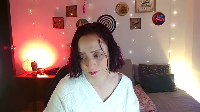 Snapshot of catalinamommyx chatting on 07/15/26, 11:45 catalinamommyx online show from 07/15/26, 11:45